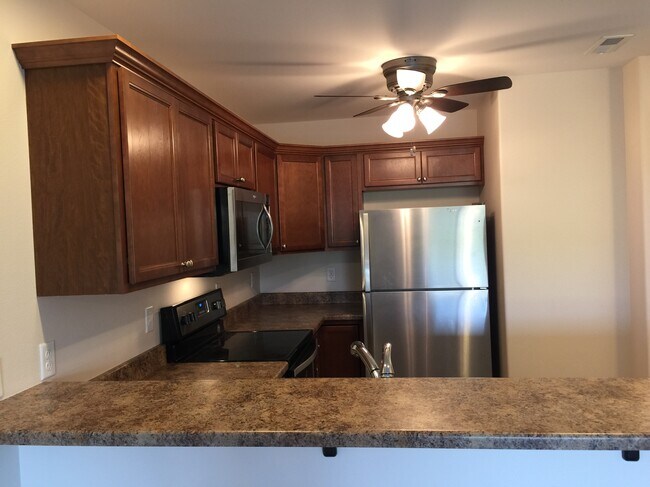 Kitchen - 1902 Wrigley St