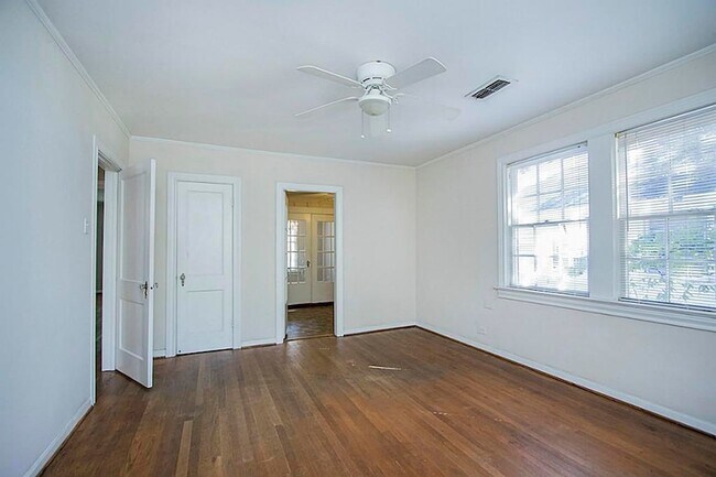 Building Photo - 1843 Branard St