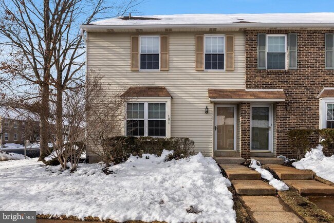 Building Photo - 101 Camber Ln