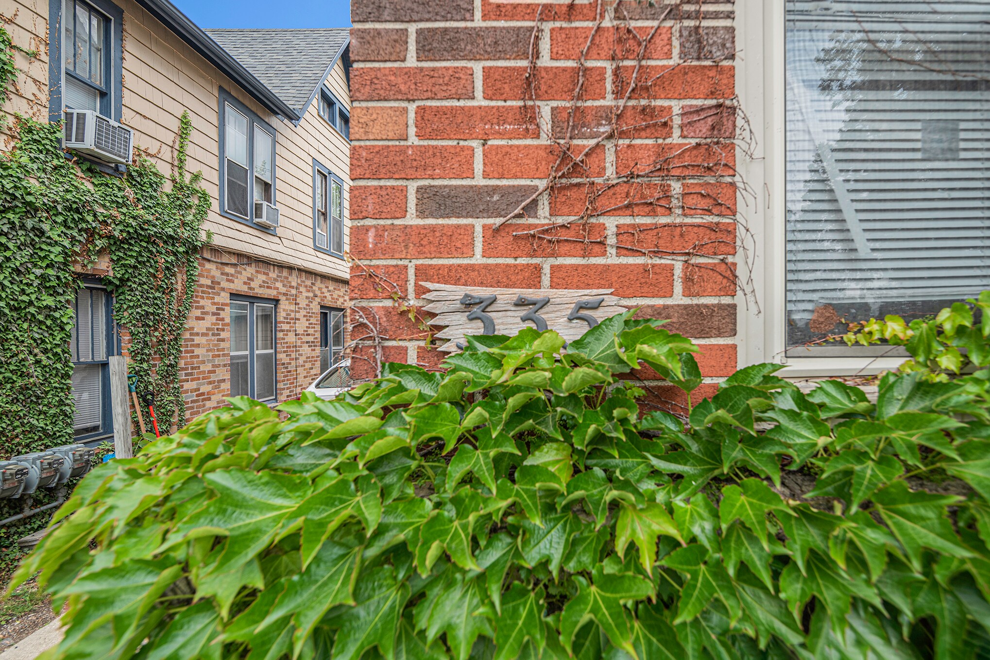 Building Photo - 335 Packard St