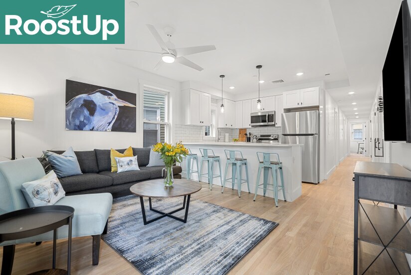 Building Photo - Furnished Bedroom with Private Bath in South Boston