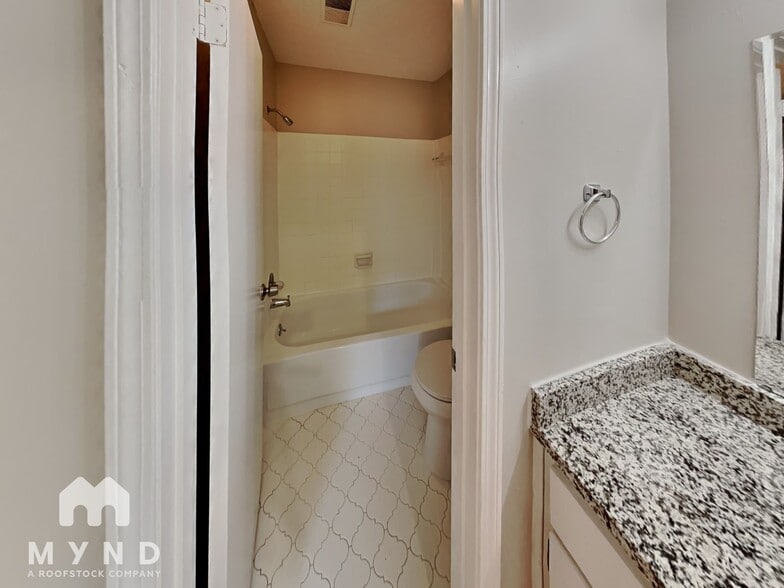 Building Photo - 7256 Rose Trail Dr