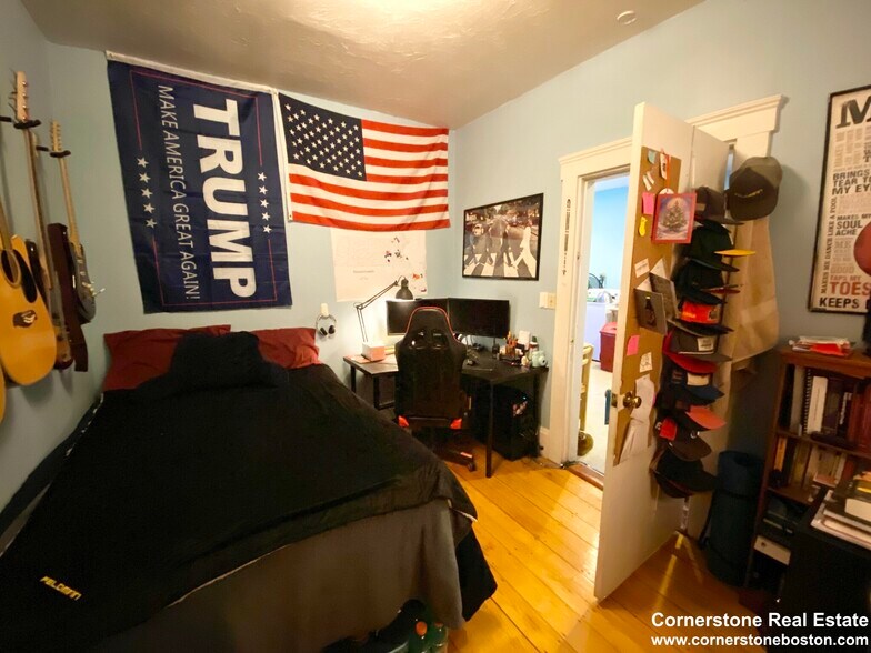 Building Photo - 1562 Tremont St