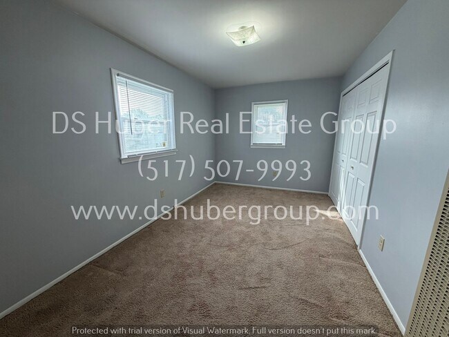 Building Photo - 400 E Everettdale Ave