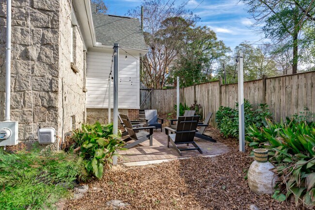 Building Photo - Leasing Now! - Charming 3-Bed, 2-Bath Stone Cottage in Shandon/Wales Garden - Walk to 5 Points!