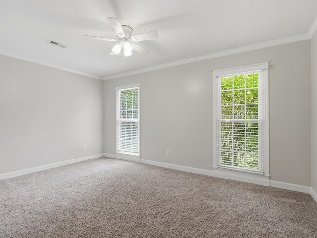 Building Photo - 2819 Willowick Tr SE