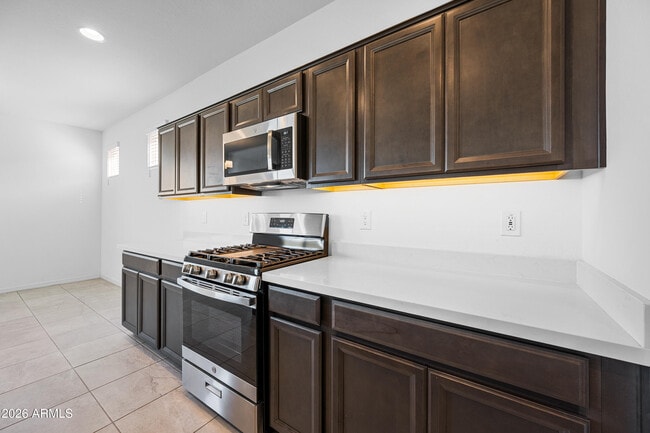 Building Photo - 8926 W Oregon Ave