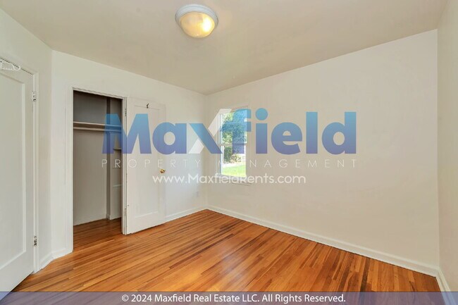 Building Photo - SUGAR HOUSE - 3 BD 1 BA Pet Friendly