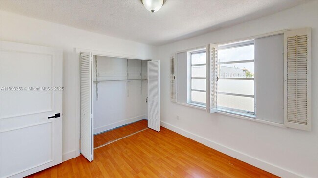 Building Photo - 677 SW 9th Ave