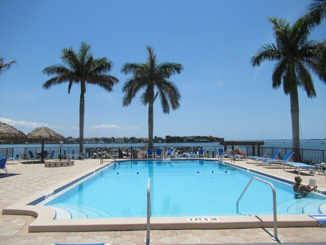 Building Photo - Waterfront 2/2 Furnished SEVEN month rental 55+ 8th Floor Point Brittany