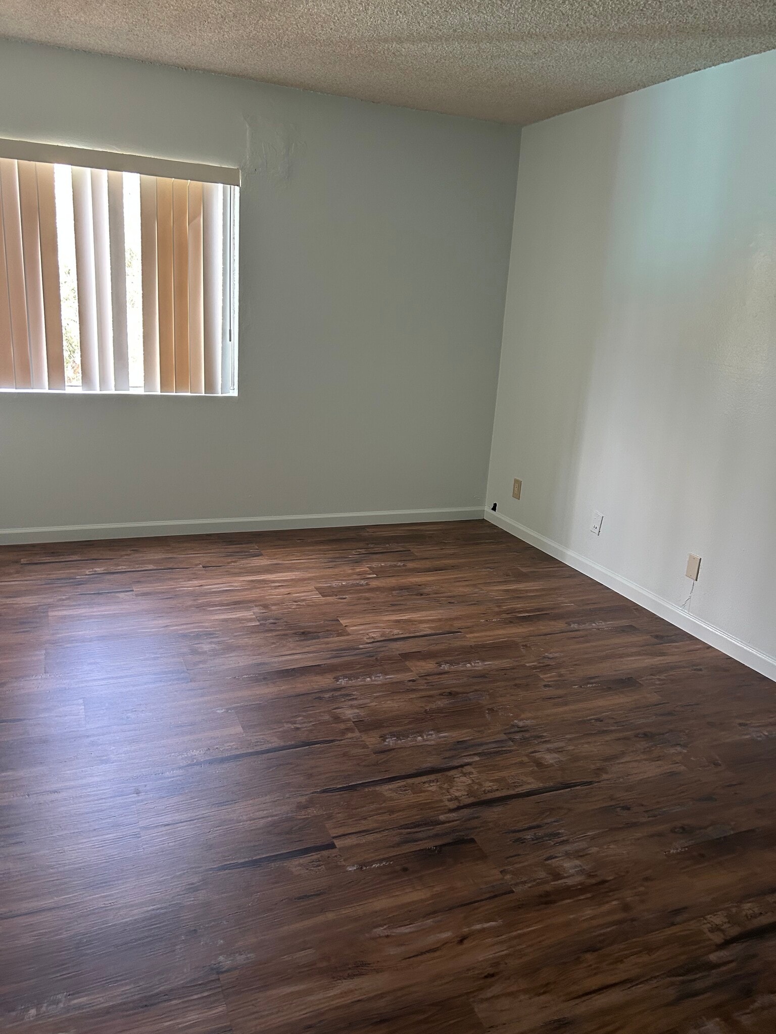 Building Photo - 5460 White Oak Ave
