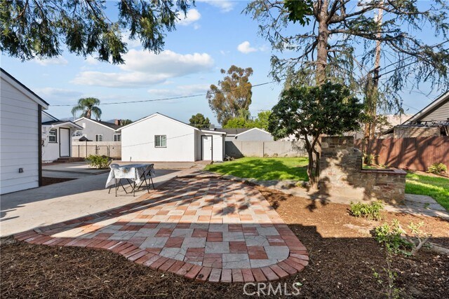 Building Photo - 624 N Hagar St