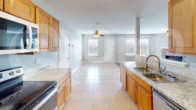 Building Photo - 1505 Stewart Dr