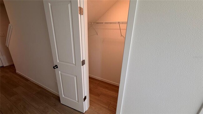 Building Photo - 806 Lynx St