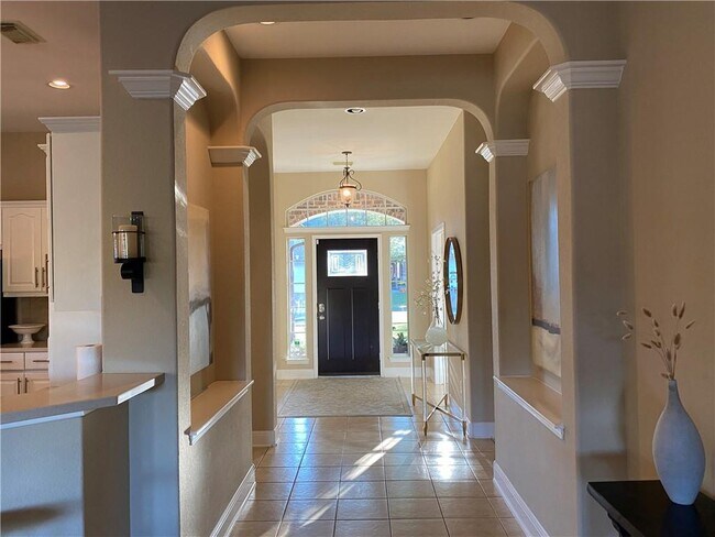 Building Photo - 2437 Arbor Dr