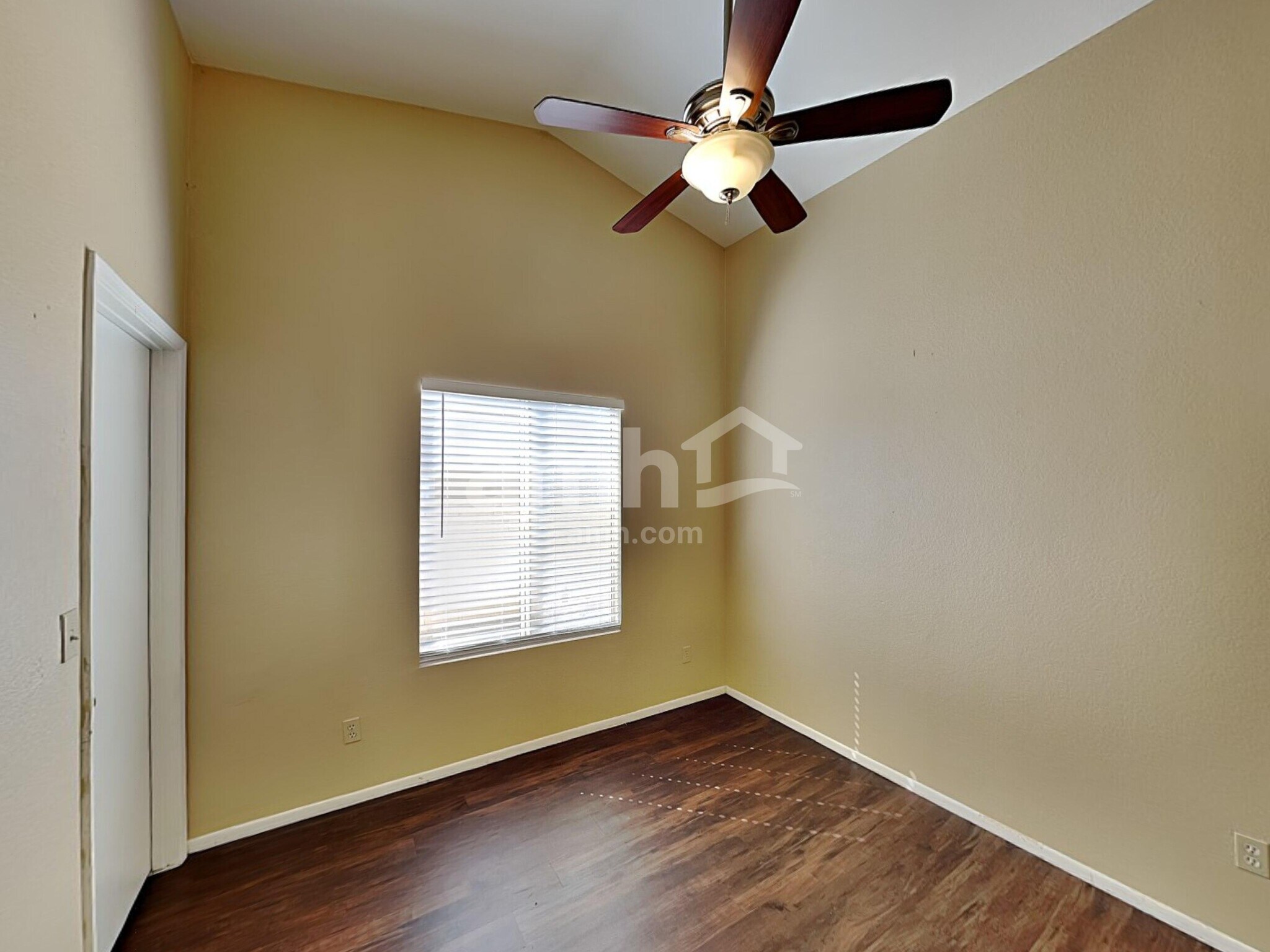 Building Photo - 9915 E Paseo Juan Tabo