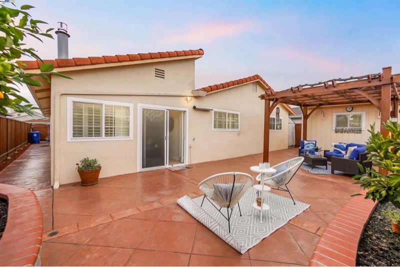 Building Photo - 363 Oleander Ave