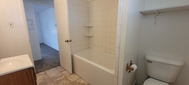 Building Photo - SINGLE FAMILY HOUSING -  2 bed/1 bath in Orem