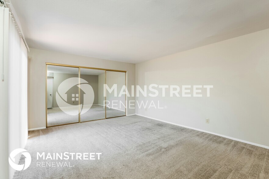 Building Photo - 12022 S Mandan St