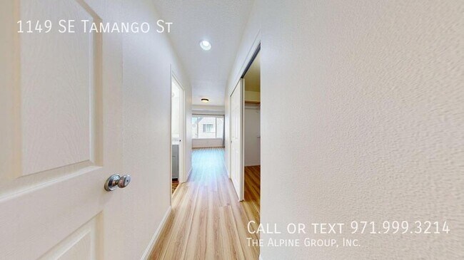 Building Photo - 1149 SE Tamango St