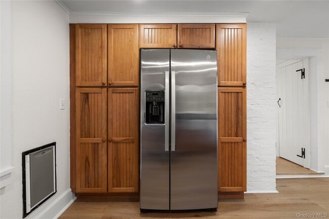 Building Photo - 127 NY-100