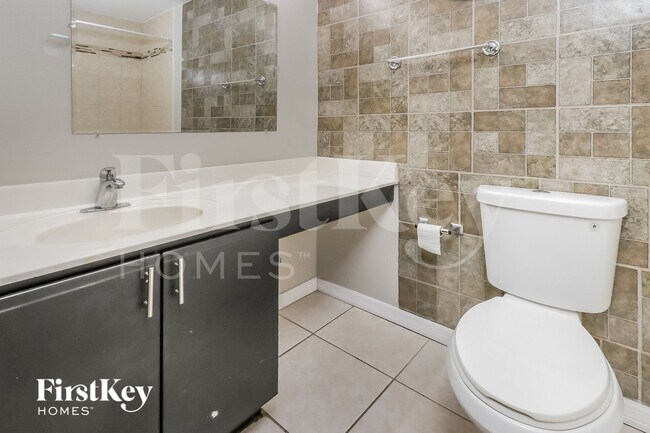 Building Photo - 2998 SW Vittorio St