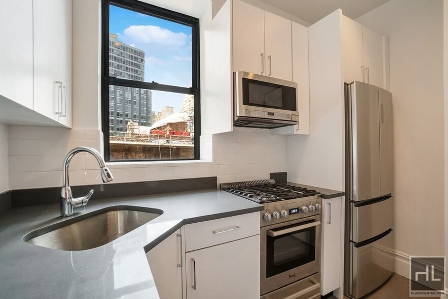 Building Photo - WEST 72 STREET