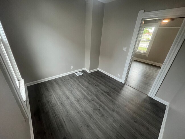 Building Photo - 3511 Memphis-Lower