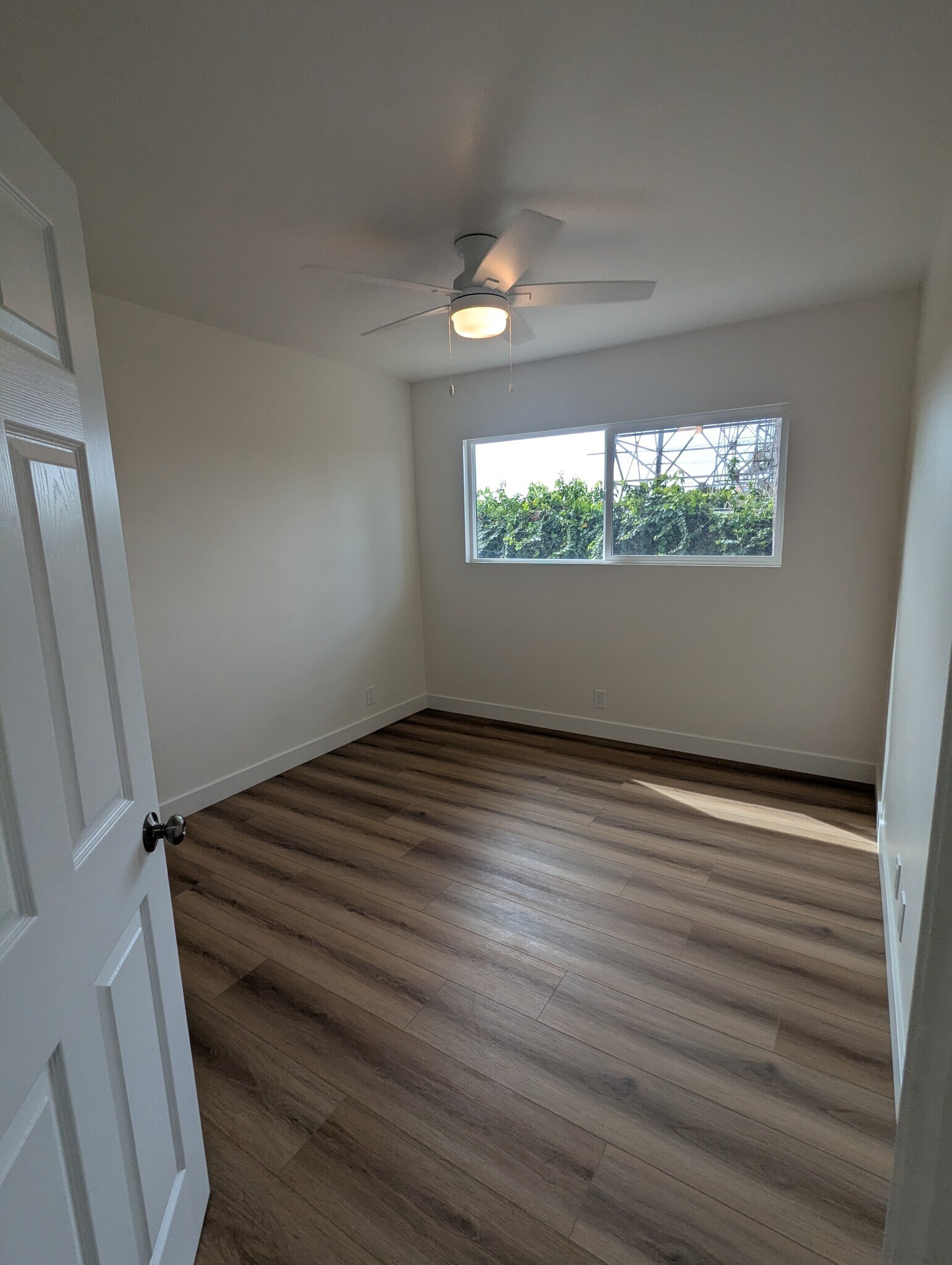 Building Photo - 613 Illinois Ct