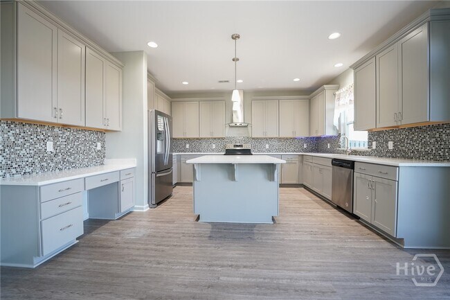 Building Photo - 23 Brookhaven Dr