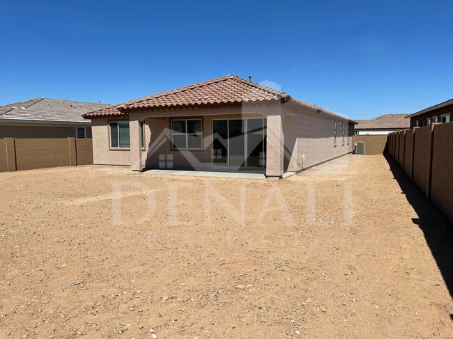 Building Photo - 4622 N 192nd Ln