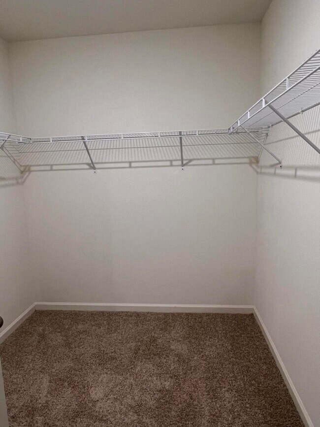 Building Photo - 4011 SW Kidd Ct