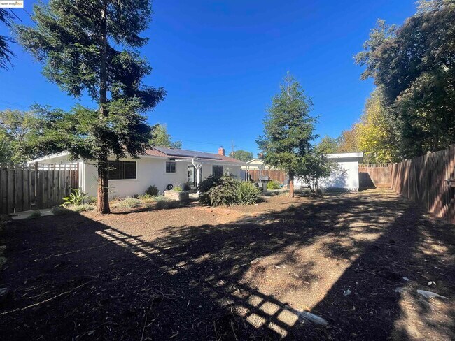 Building Photo - 1248 Hale Dr