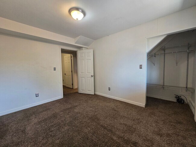 Building Photo - 802-804 Zenobia St