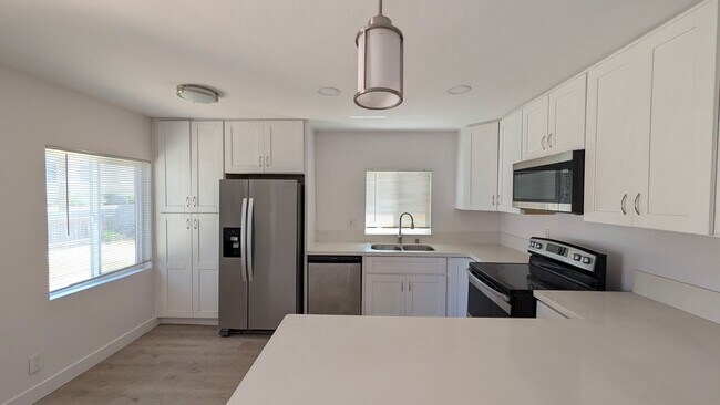 Building Photo - Charming 2-bedroom, 1-bath home in Imperial Beach just two blocks from the beach