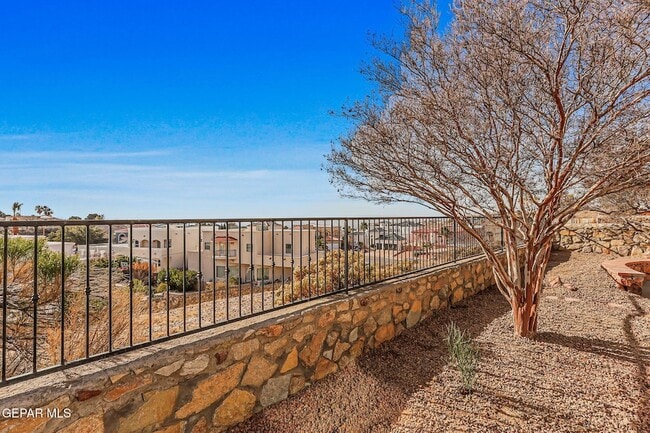 Building Photo - 6398 Franklin Summit Drive