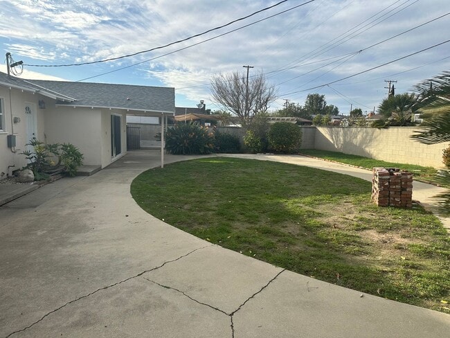 Building Photo - 2 Bed / 2 Bath home for $4,000 in Brea, CA