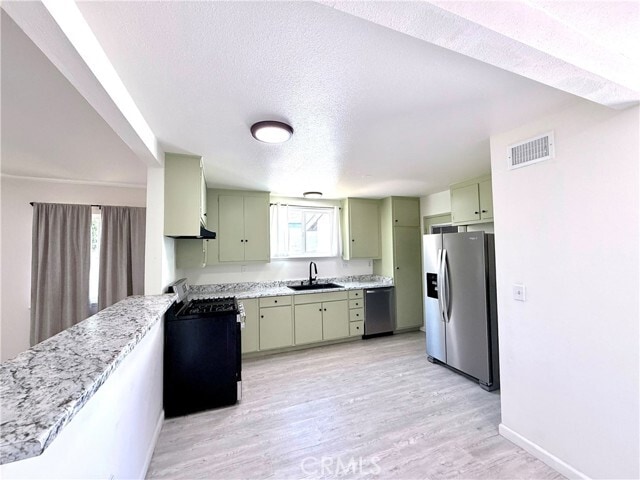 Building Photo - 175 S Vallejo Way