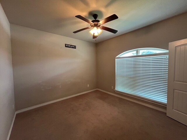 Building Photo - 15623 Shady Brook Ln