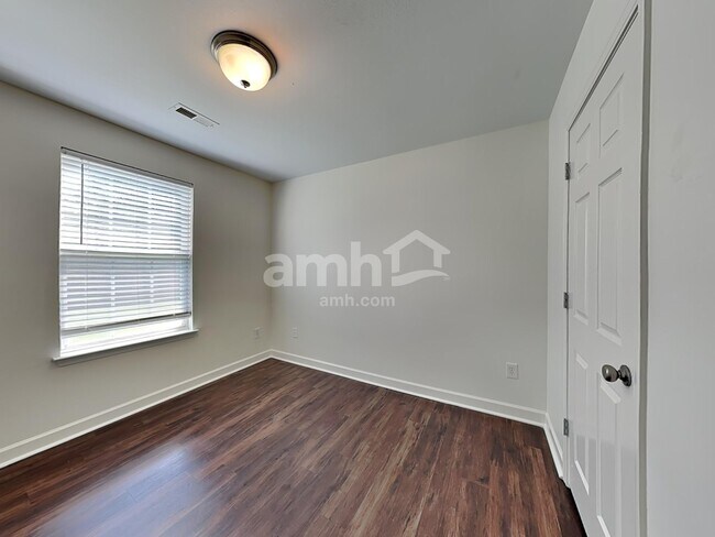 Building Photo - 233 Worcester Ln