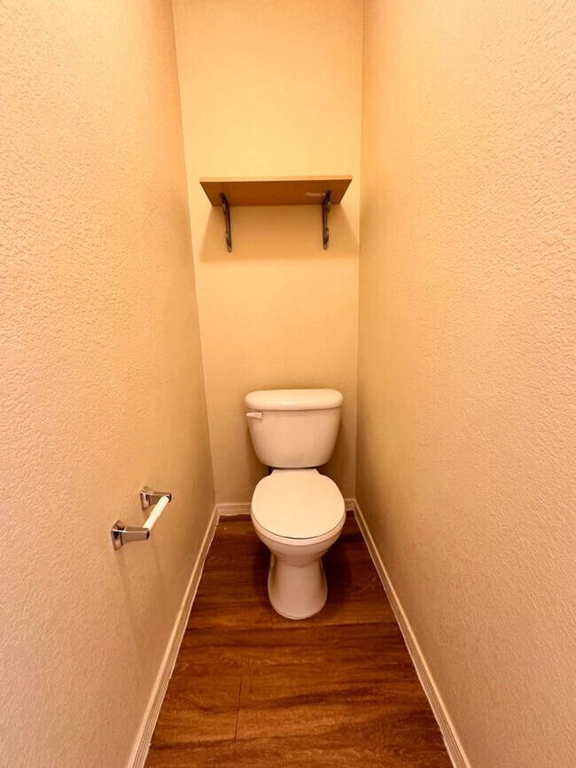 Building Photo - Super cute 3 bed 2 bath home in Huning Ranch