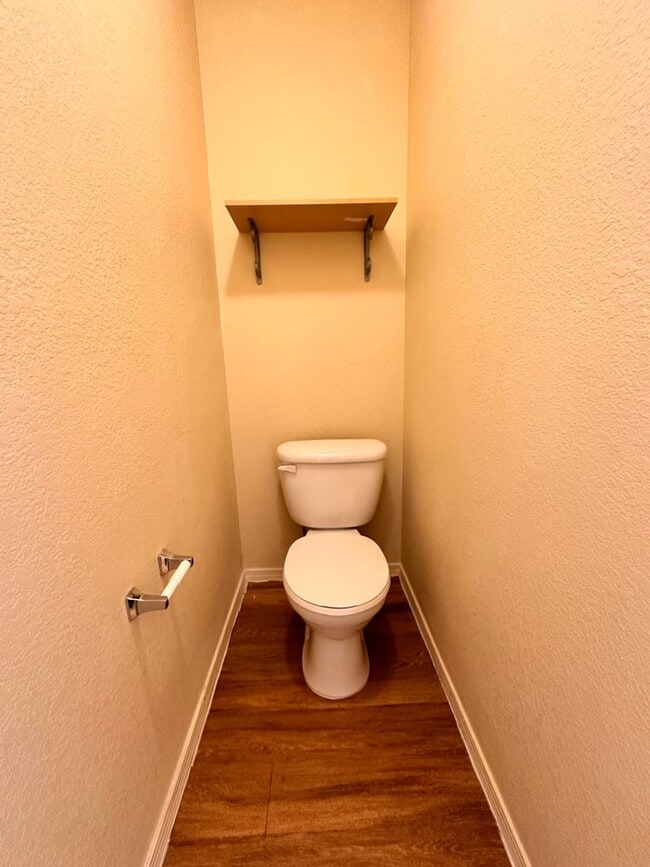 Building Photo - Super cute 3 bed 2 bath home in Huning Ranch. MOVE IN SPECIAL! 1/2 OFF 2ND MONTHS RENT!