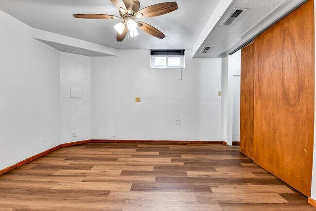 Building Photo - 4 bedroom, 2 bath home in Park Hill