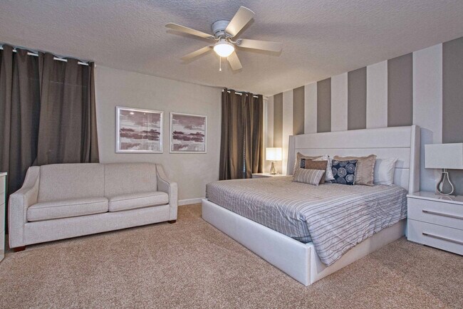 Building Photo - 4728 Sleepy Hollow Dr