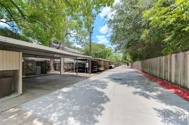 Building Photo - 824 Wax Myrtle Ln