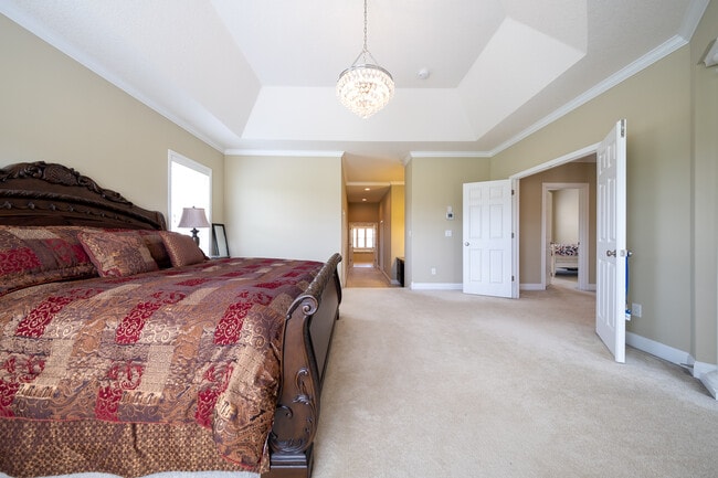 Building Photo - 727 Aster Rd