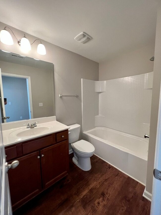 Building Photo - Upscale 3BR 2.5BA Townhome in Blackman!