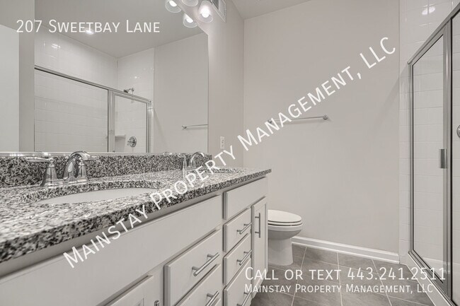 Building Photo - 207 Sweetbay Ln