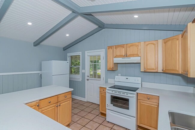 Building Photo - Spacious Family Home in 30311