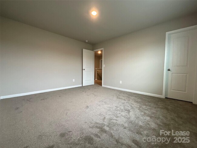 Building Photo - 6015 Ahoskie Dr